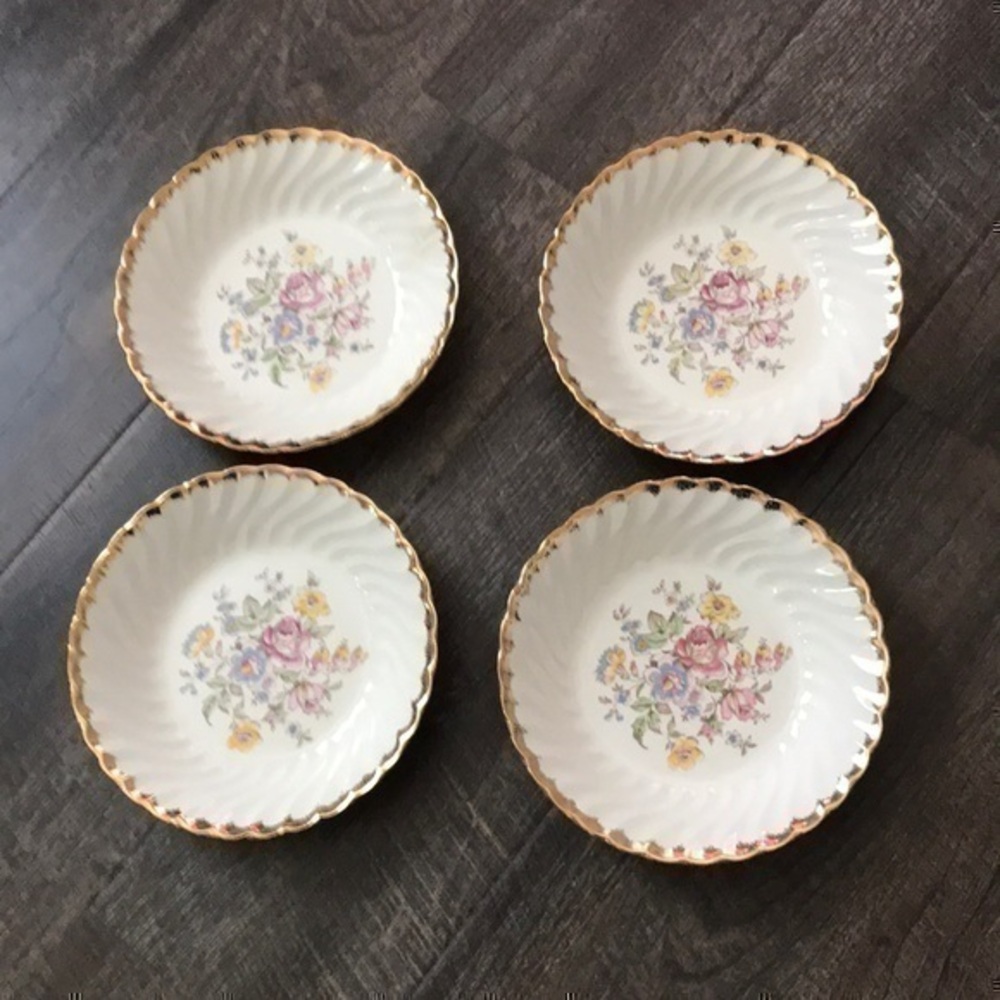 Royal China Inc. warranted 22K gold 4 piece plates
